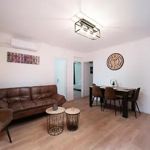  Appartement Grand 3 Avec Clim Et Balcon
