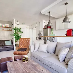 luxurious-studio-republique-pierre-leve-free-netflix.fr-paris.fr/